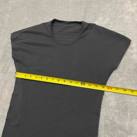 Lululemon Short Sleeve Shirt Tee Womens 6 Black Seamless Running - Picture 5 of 8